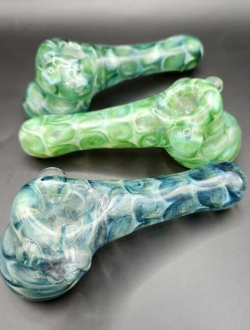Glass - Snakeskin glitter pipe w/ rainbow quartz inset thumbrest
