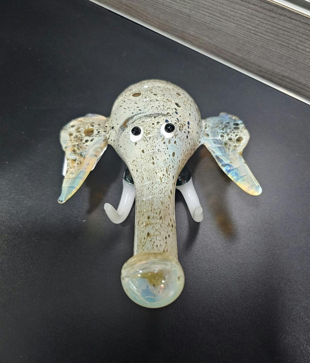 HP ELEPHANT WITH TUSKS