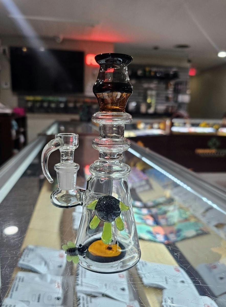 CHILL GLASS BUMBLE BEE W/ FLOWER BONG