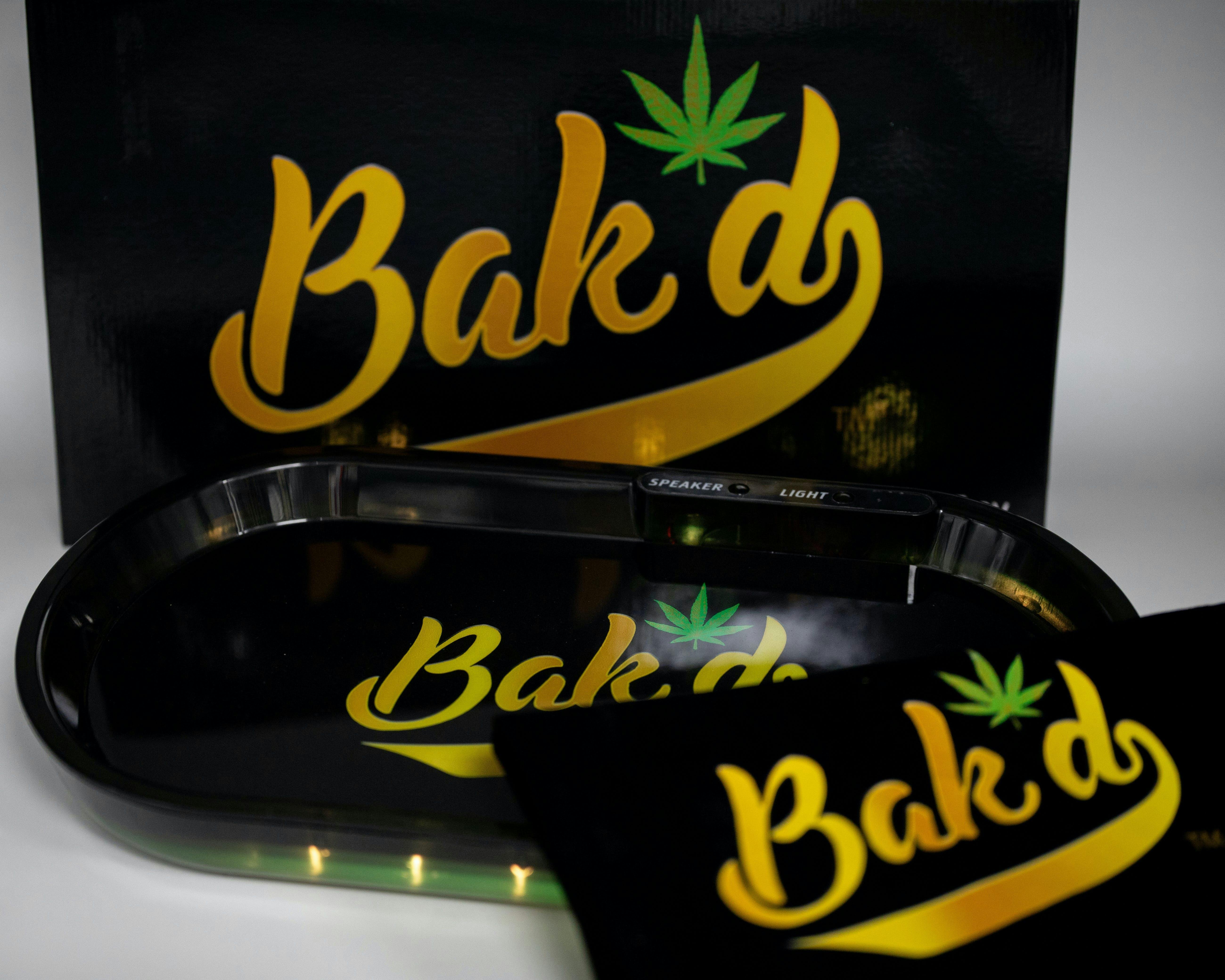 Bak'd Bluetooth Glow Rolling Tray (Black)