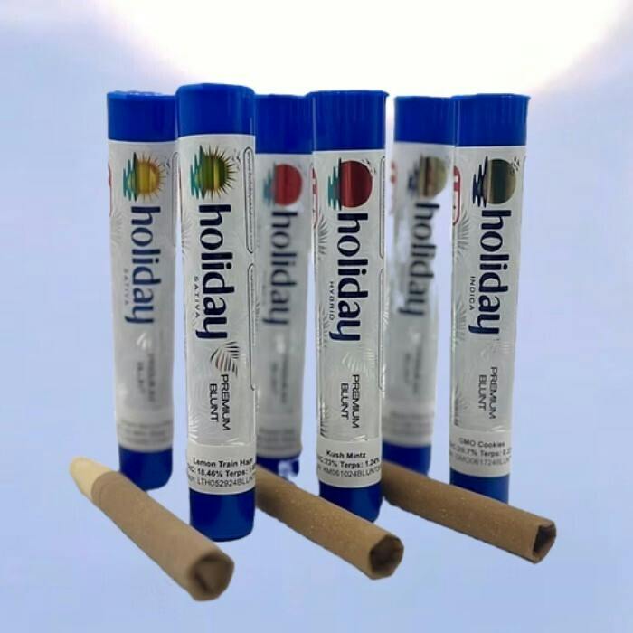 Holiday Cannabis 2g Blunt w/ Glass Tip (Kush Mints)