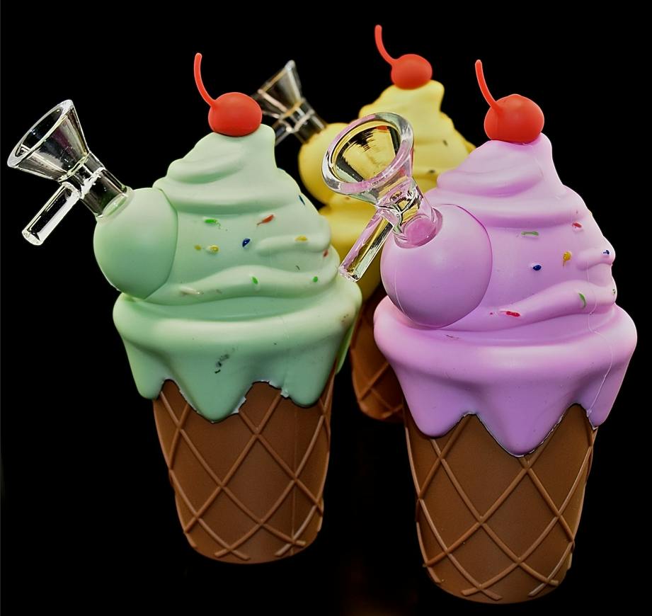Wholesale Glass Pipe Ice Cream silicone bubbler/water pipe
