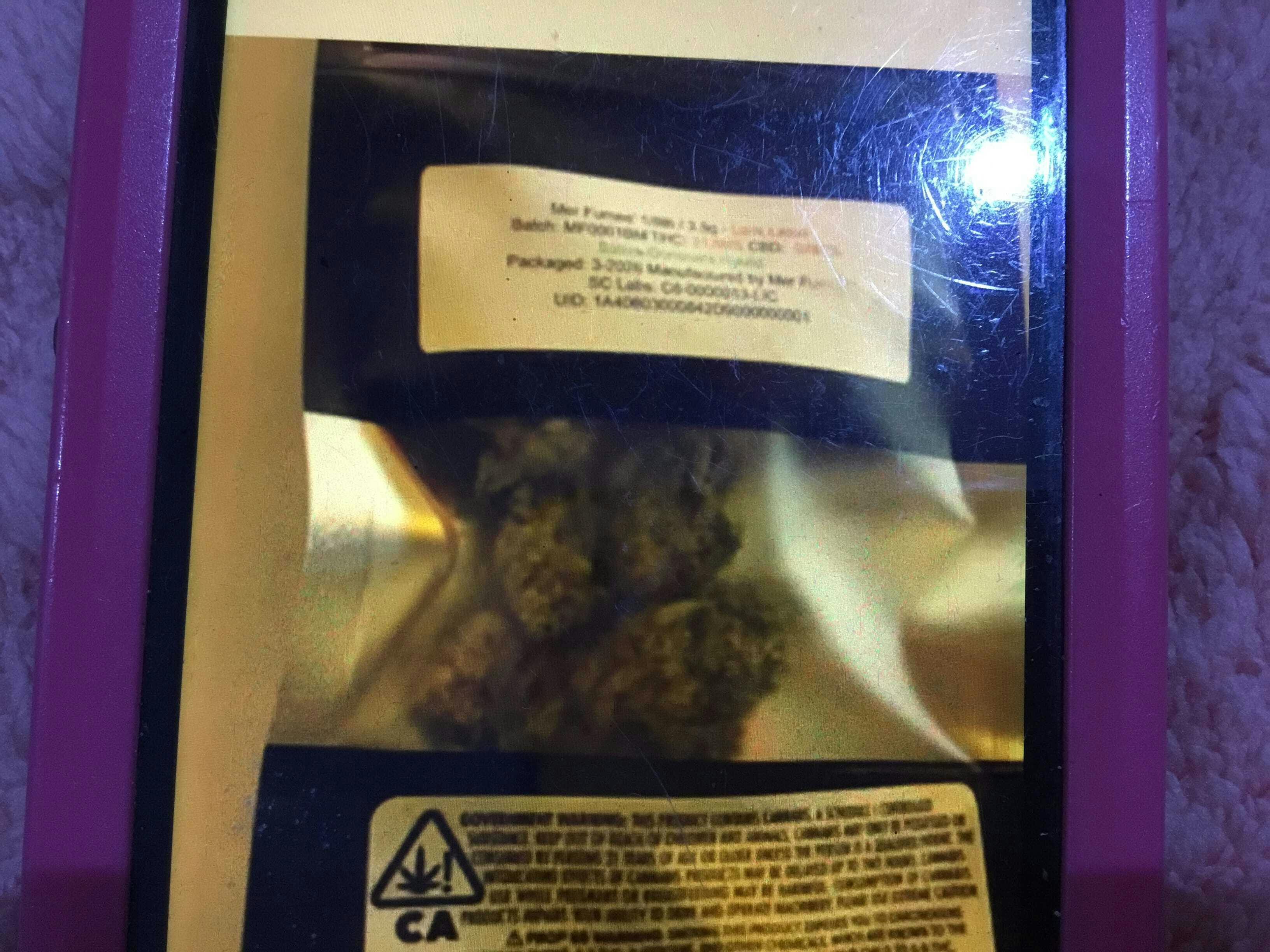 Mer Fumee - $17 8th Purple Rose - Sumo Grande