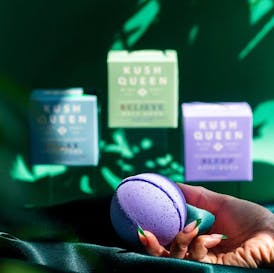 KUSH QUEEN: AWAKEN 1:1 CBD/THC BATH BOMB SATIVA 50MG