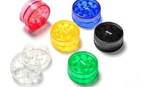 Grinder | Small | Plastic | Assorted Colors