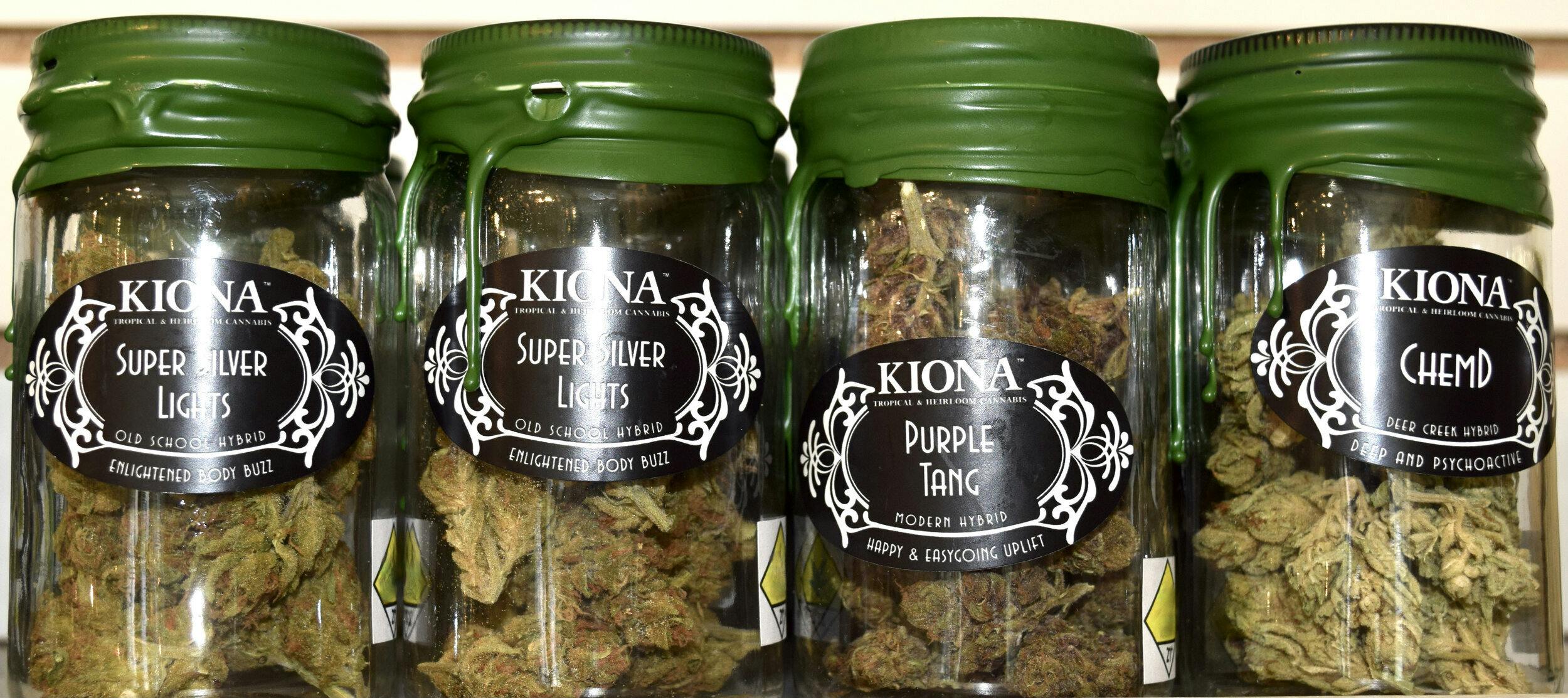 Kiona Triangle Kush (H) Joint 8pk 4g by Kiona