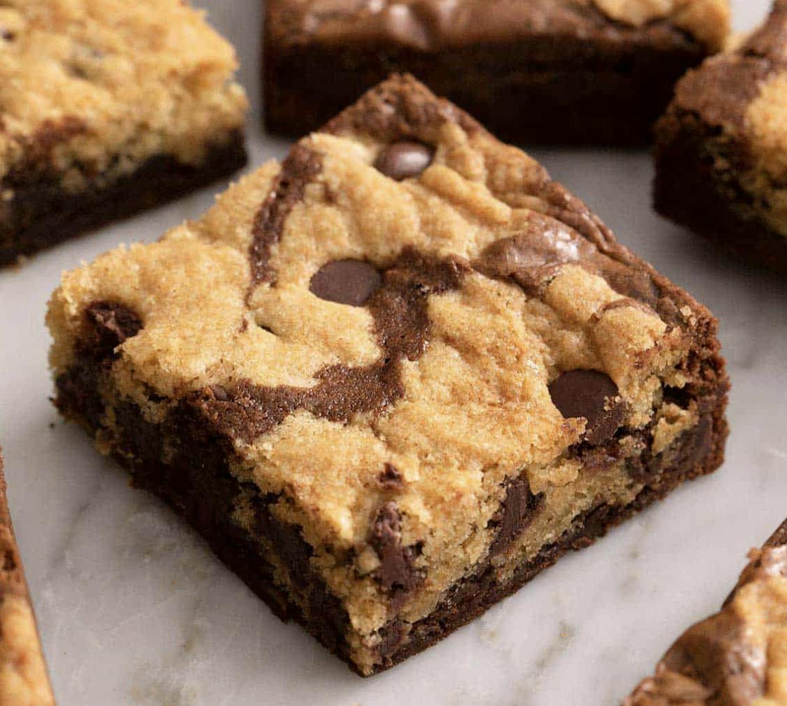 Crumble Brookie Bars