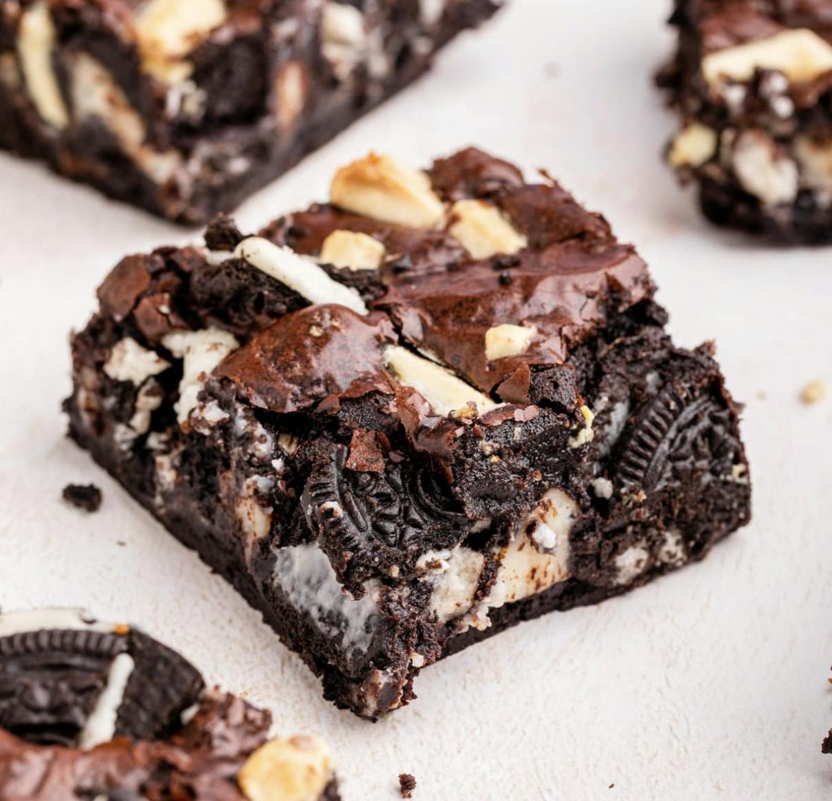 Crumble Night Time Cookies N Cream Brownie