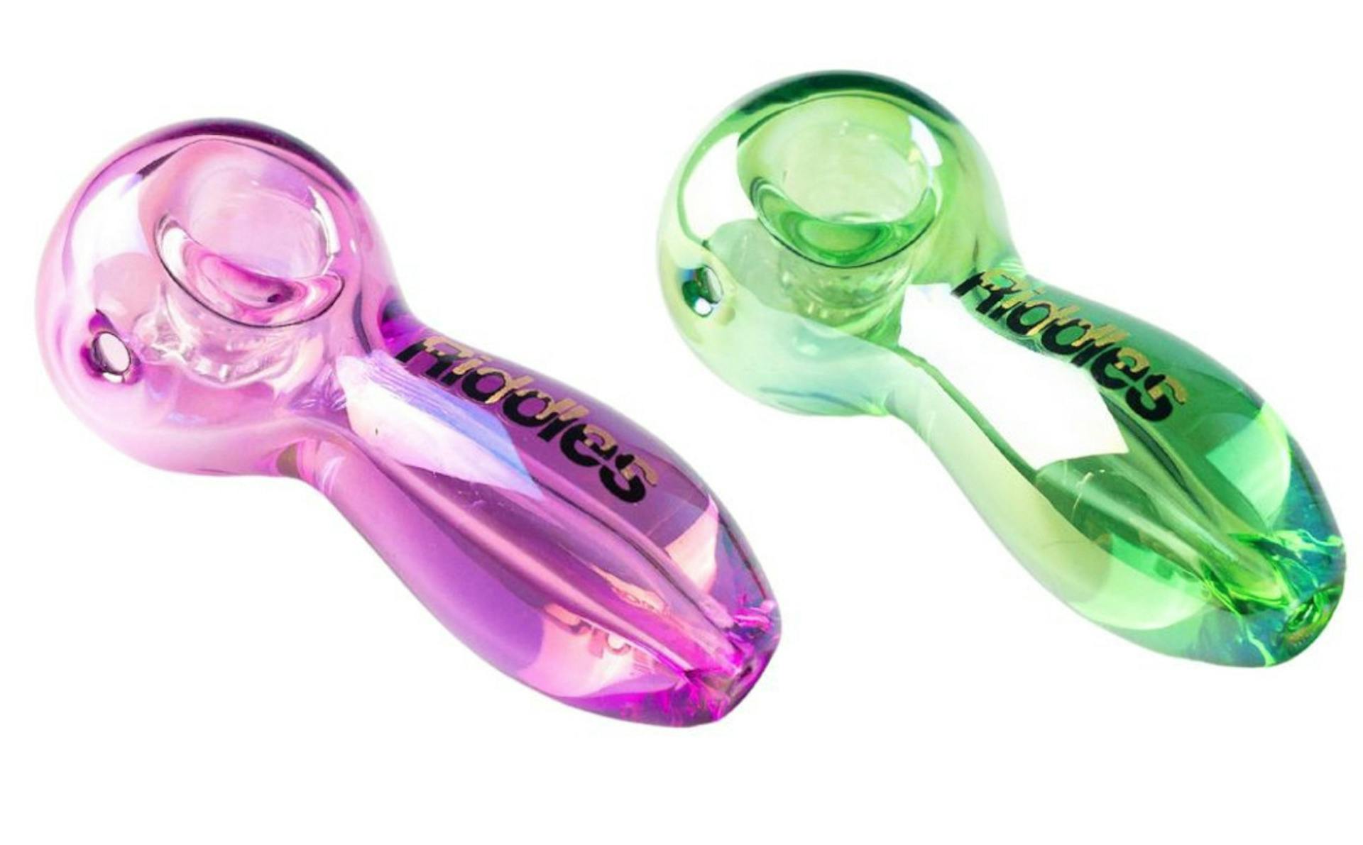 Glass - Riddles Iridescent 3.5" w/ Screen Hand Pipe