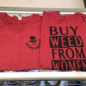 T-Shirt Red- V neck (BWFW)