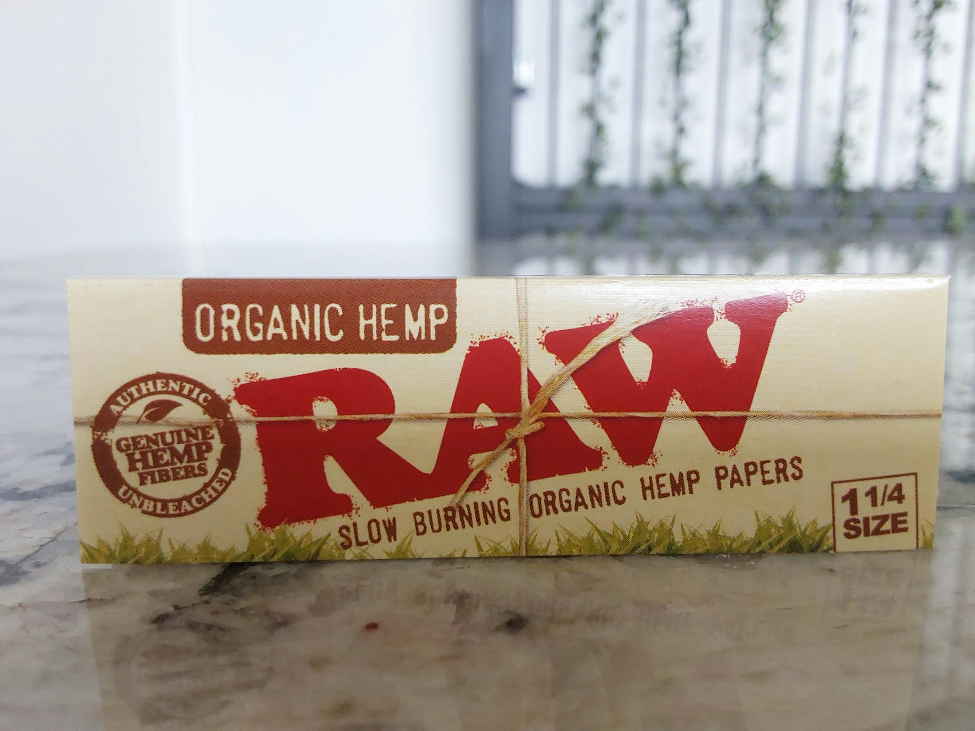 RAW Organic Hemp | 1 1/4, 50 per Pack at Geaux Green Medical Dispensary