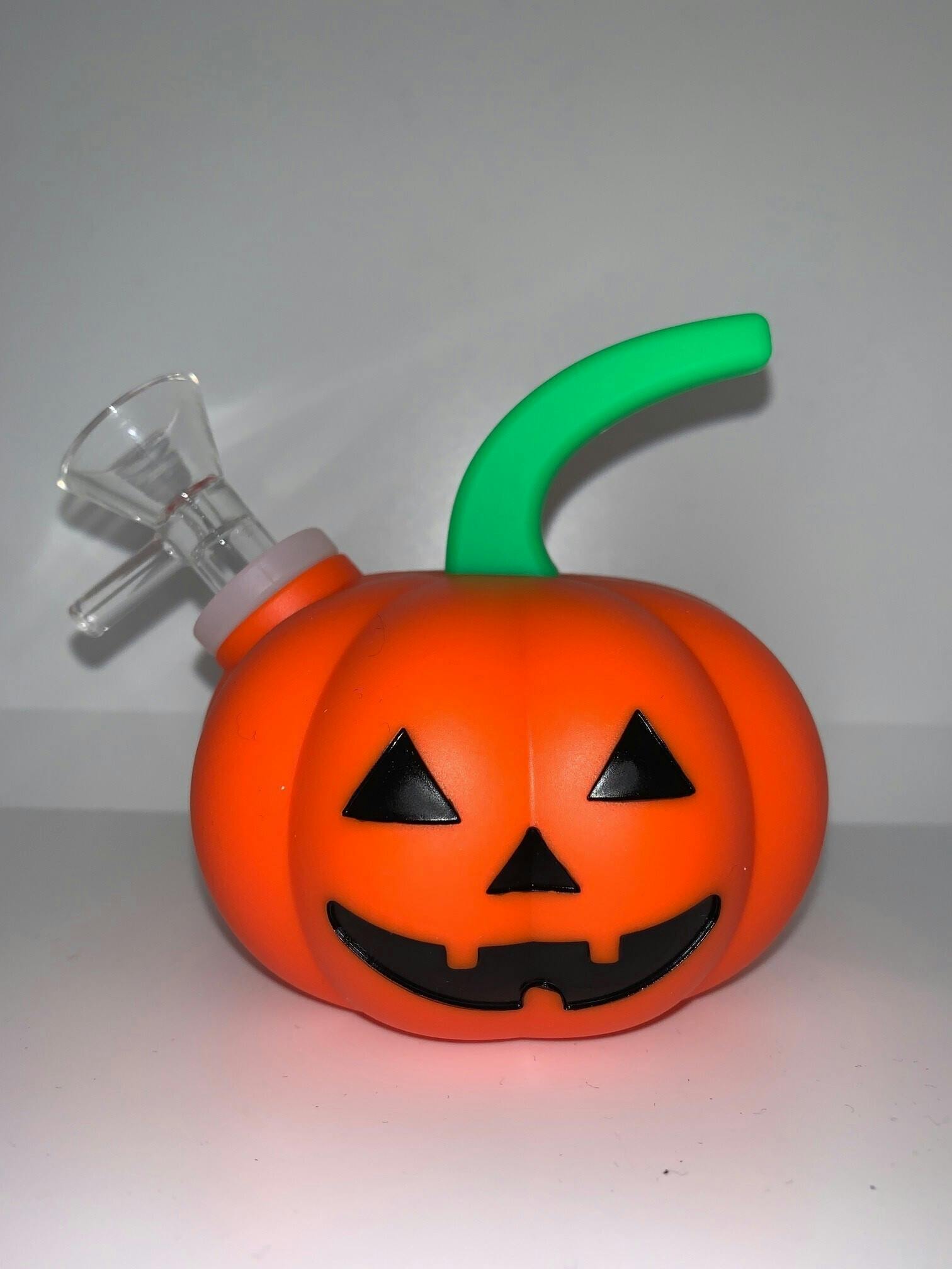 Bamboo Blaze - Silicone Pumpkin Bong