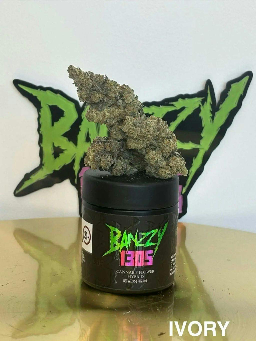 Banzzy Ivory Whole Flower 3.5g