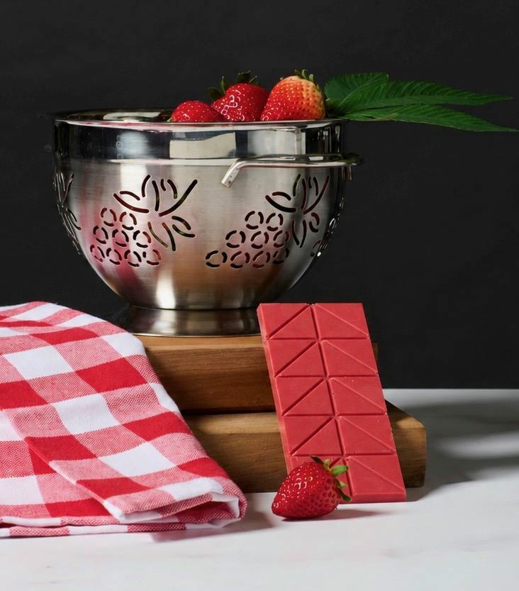 Strawberry Chocolate Bar, 100mg
