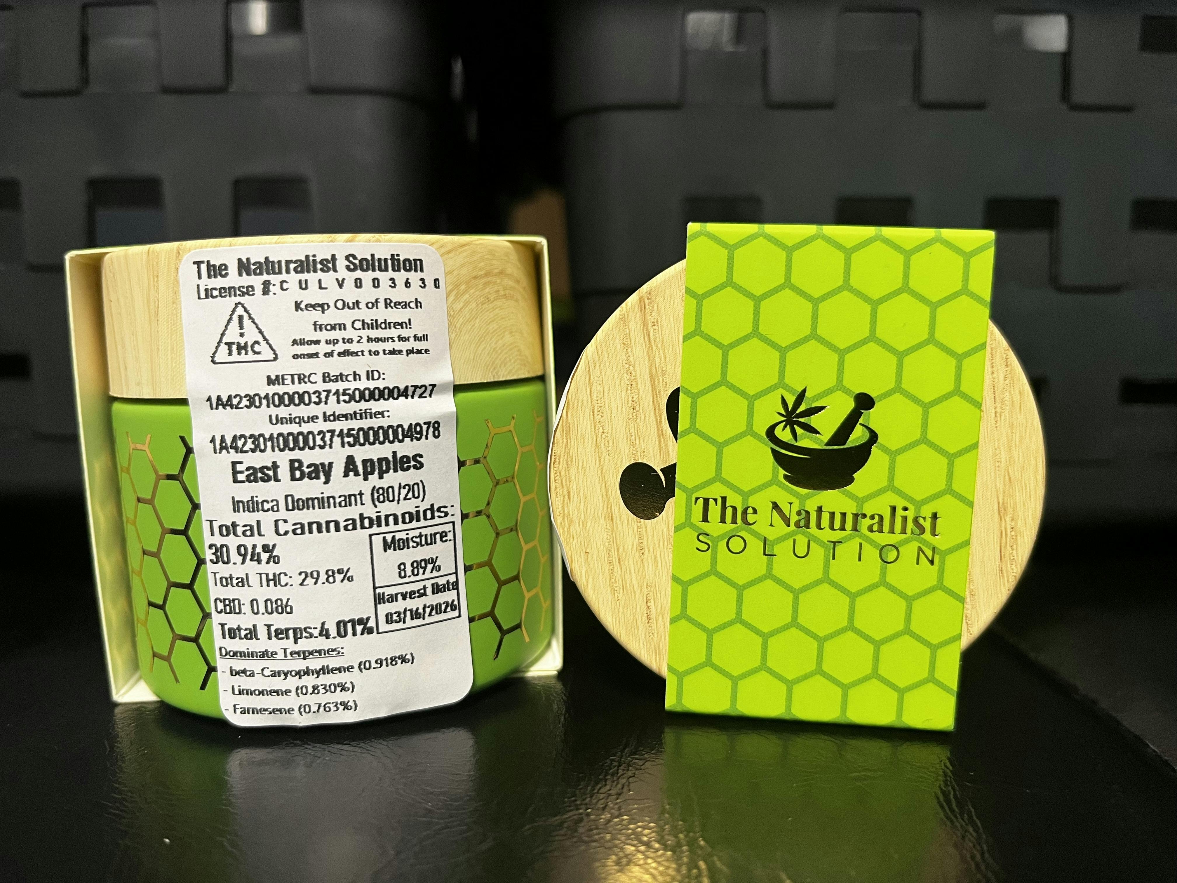 East Bay Apples Box of (32) 3.5g Jars