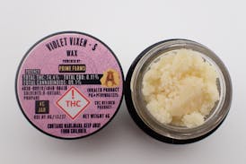 Violet Vixen Wax - S 4G