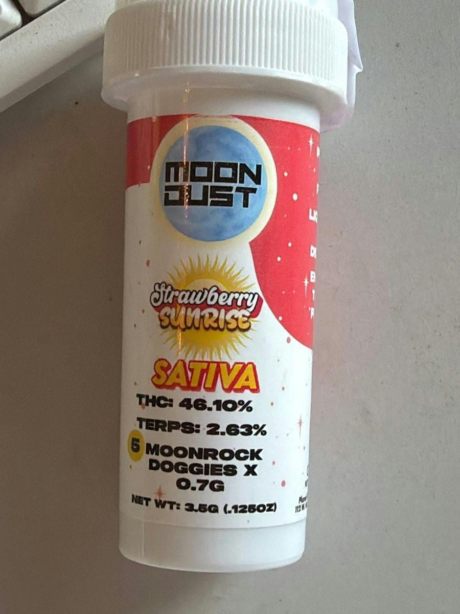 Moon Dust Infused Dogwalker 0.7g 5pk Strawberry Sunrise