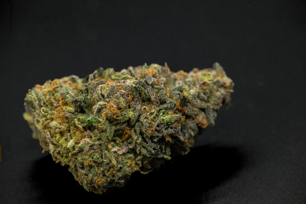 PINEAPPLE BURST Flower | Sativa Hybrid by The Hangar