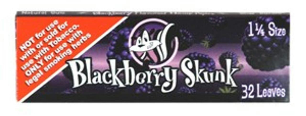Skunk Rolling Papers - Blackberry 1 1/4"