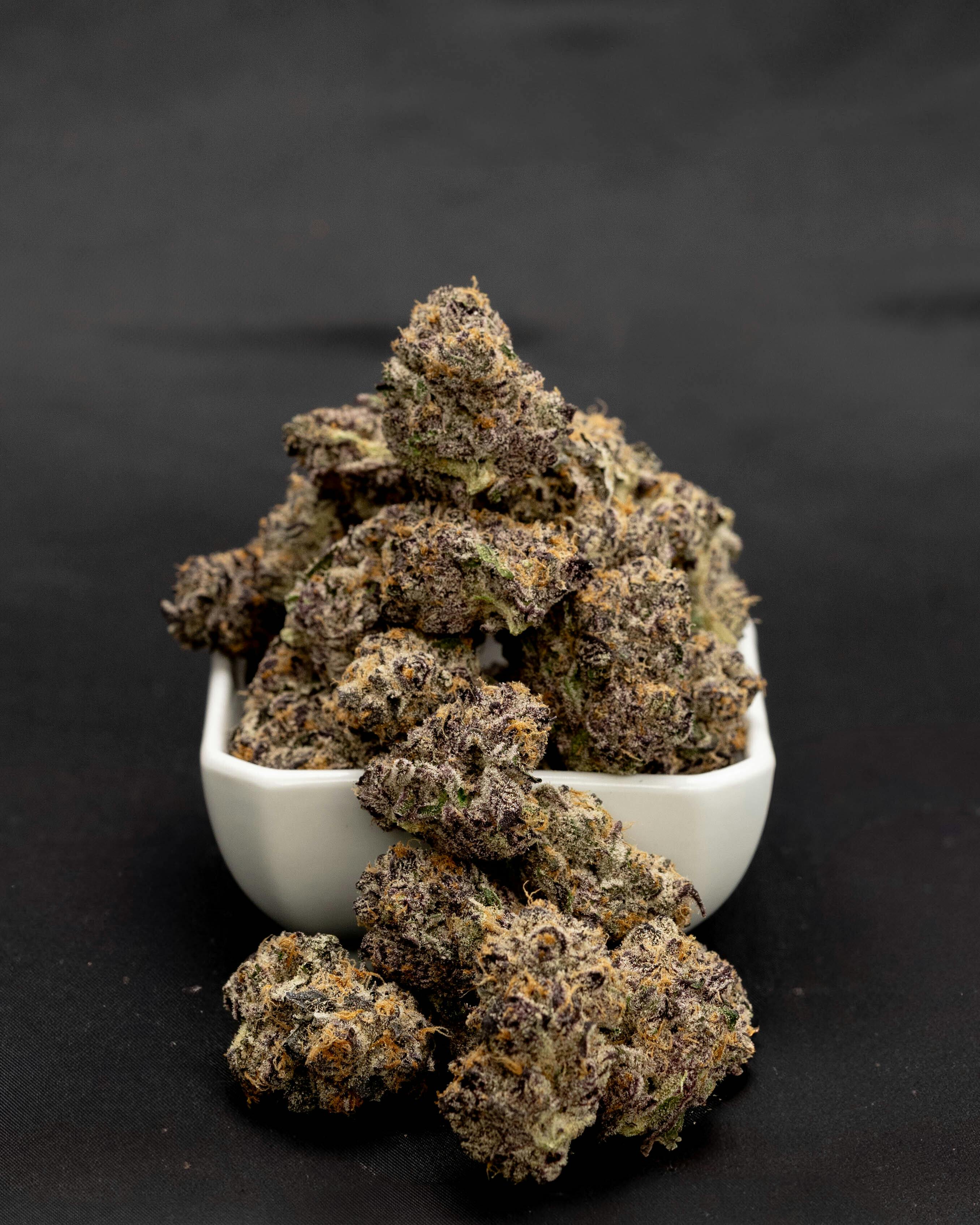 MindRight - Bulk Flower - Honey Sticks (Hybrid)