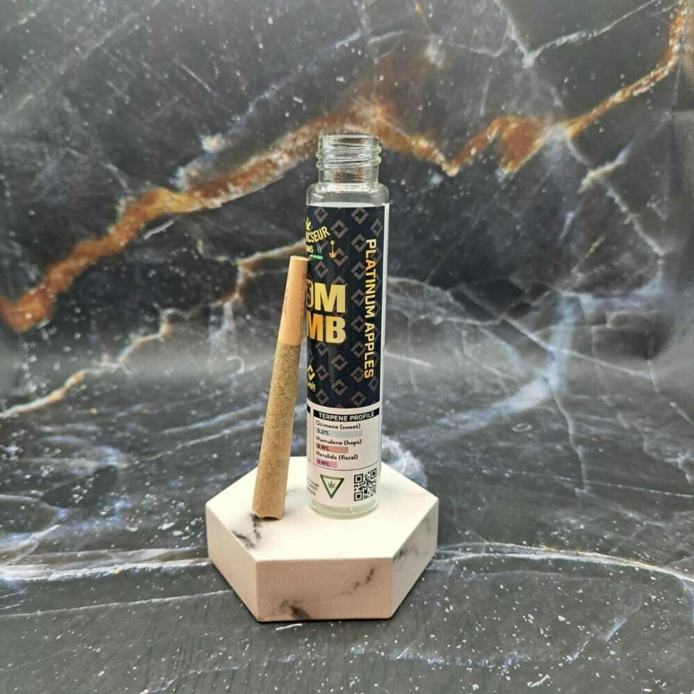 Chronicseur-Platinum Apples 1.25G Resin & Bubble Hash Infused Preroll
