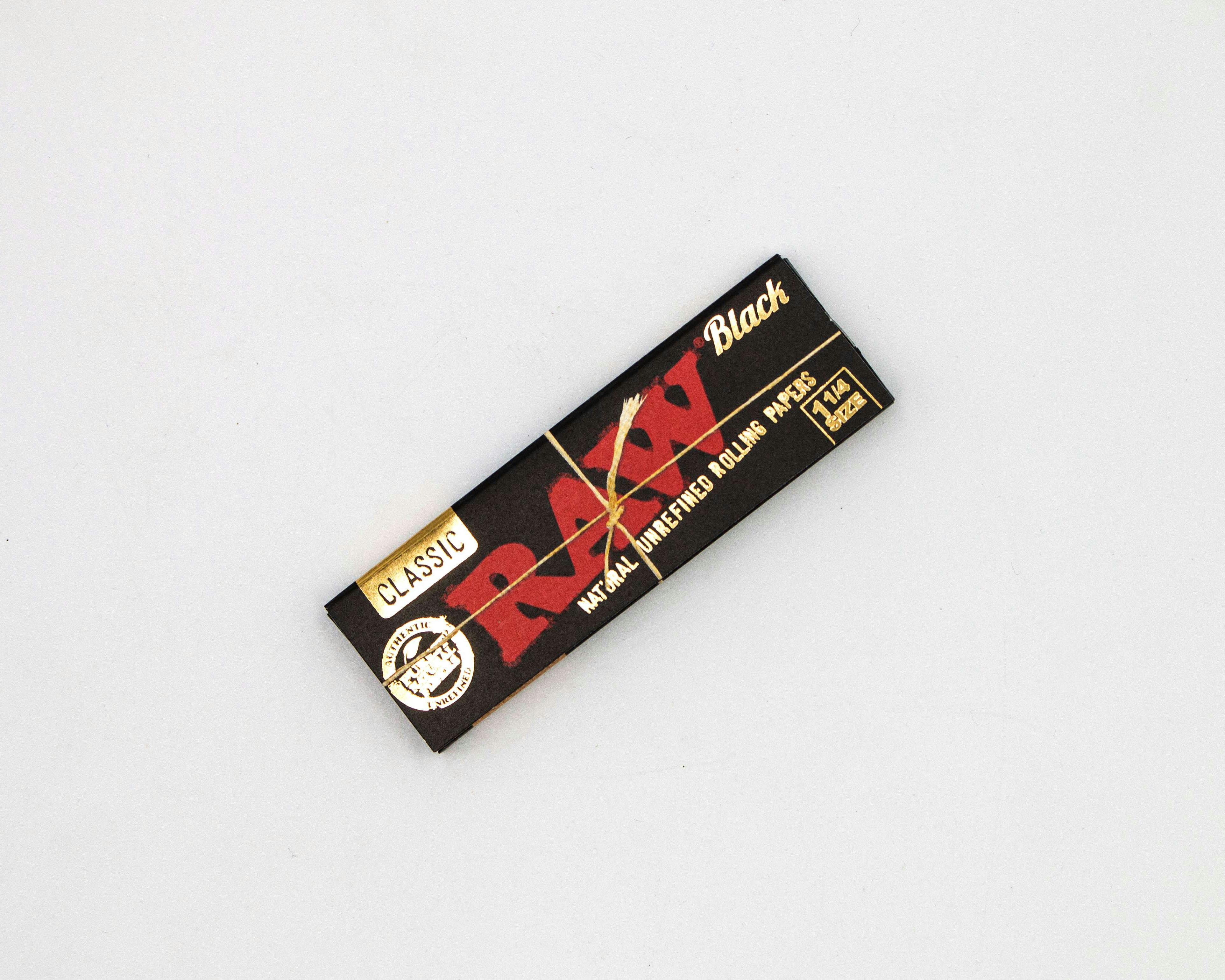 Raw | Black Small Rolling Papers
