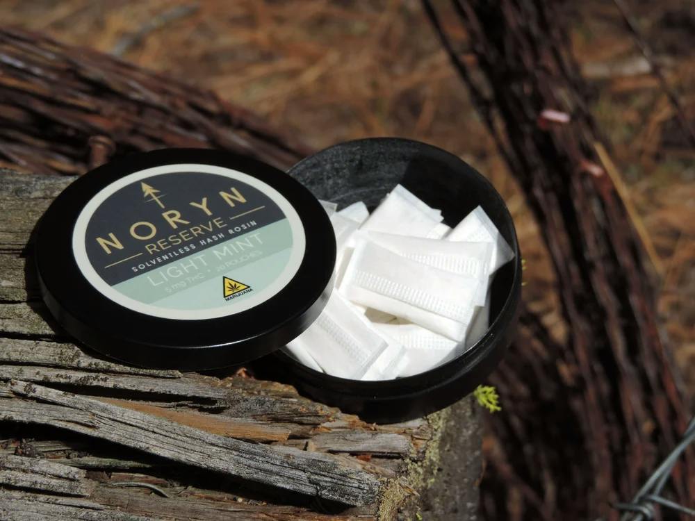 Noryn Pouches - Reserve Sativa w/ Hash Rosin (Light Mint)