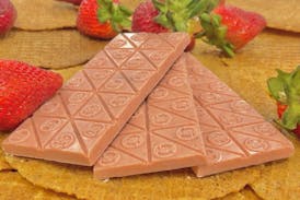 Chocolate - LOBLOLLY Collab - 200mg Strawberry Buttermilk, White Choc. Bark - NSM