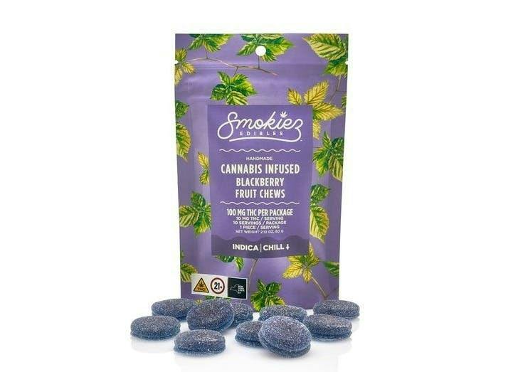 Smokiez Edibles | Multi-Piece Blackberry INDICA Fruit Chews - 100mg THC