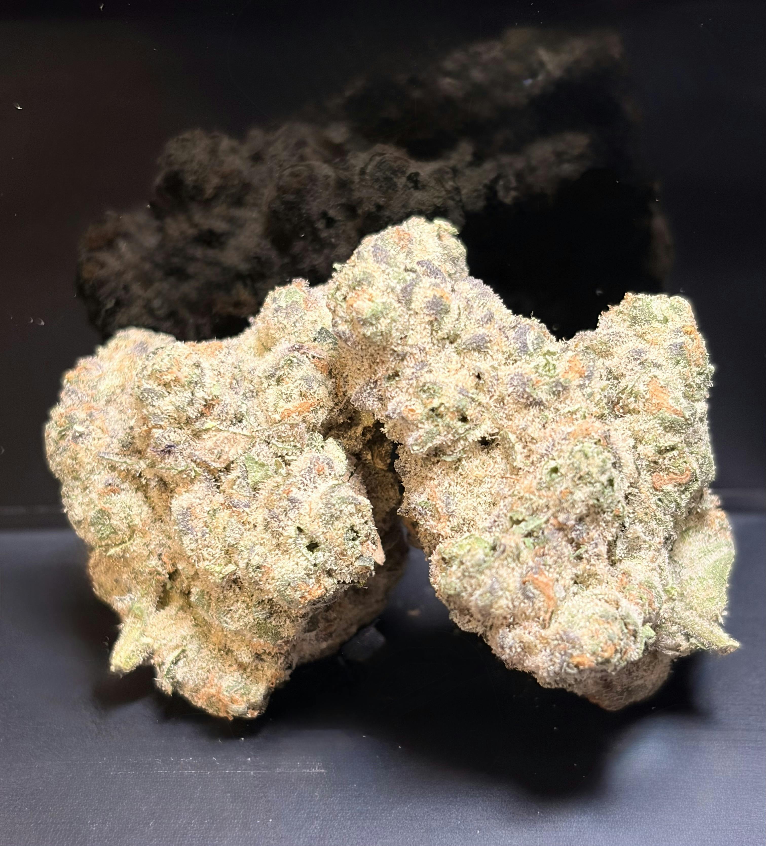 BOBBY SELECT - Strawberry Cake