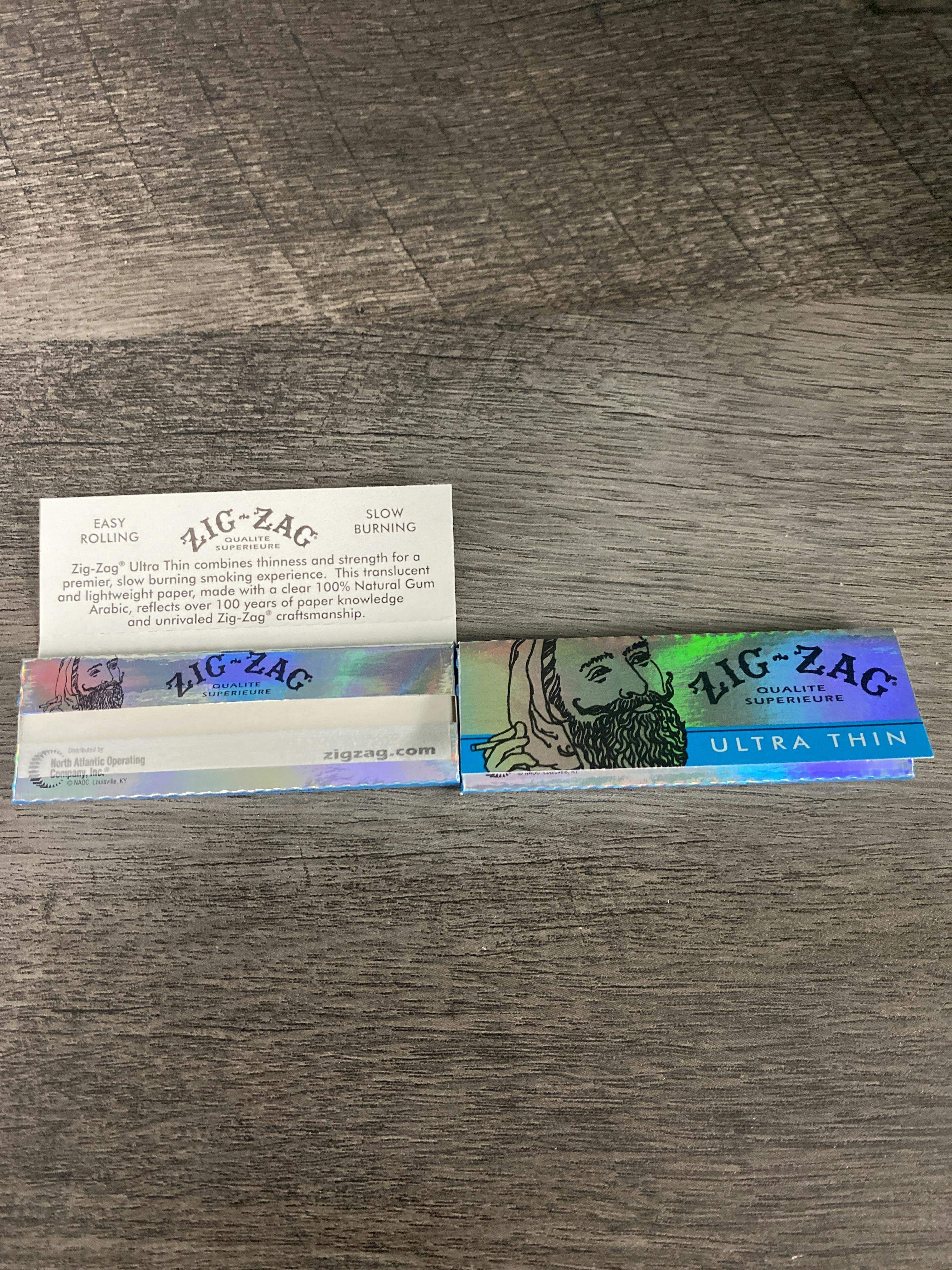 ZIG-ZAG Ultra Thin Rolling Papers - 32 Leaves Size 1 1/4