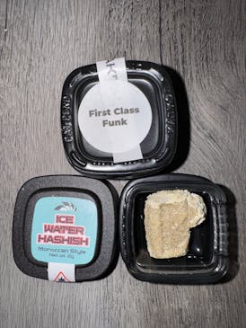 First Class Funk - Ice Water Bubble Hash 2g by FRAKTAL