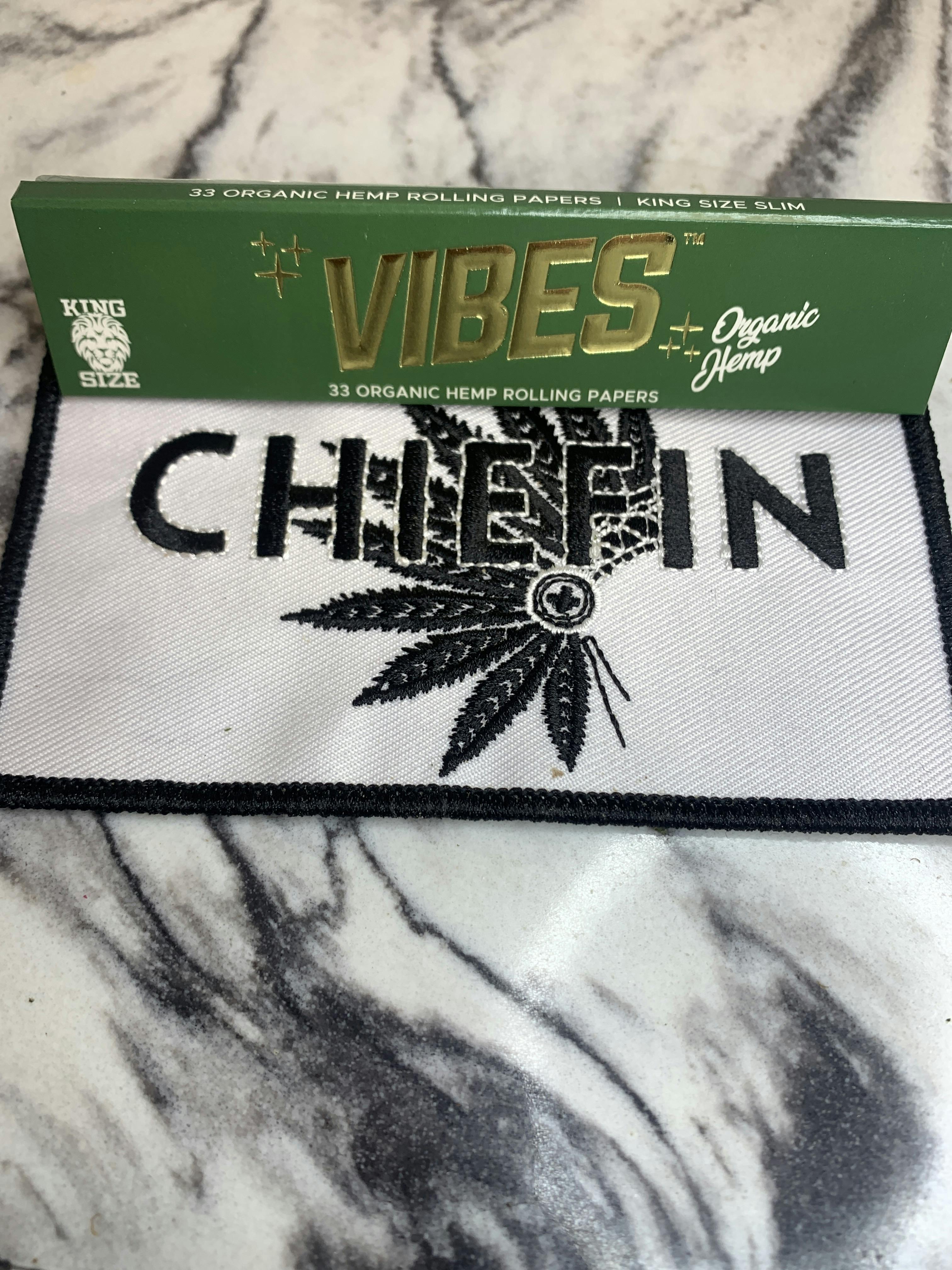 VIBES ORGANIC HEMP KING SIZE PAPERS - 33 PAPERS PER BOOK * 21+ NO MED CARD REQUIRED*