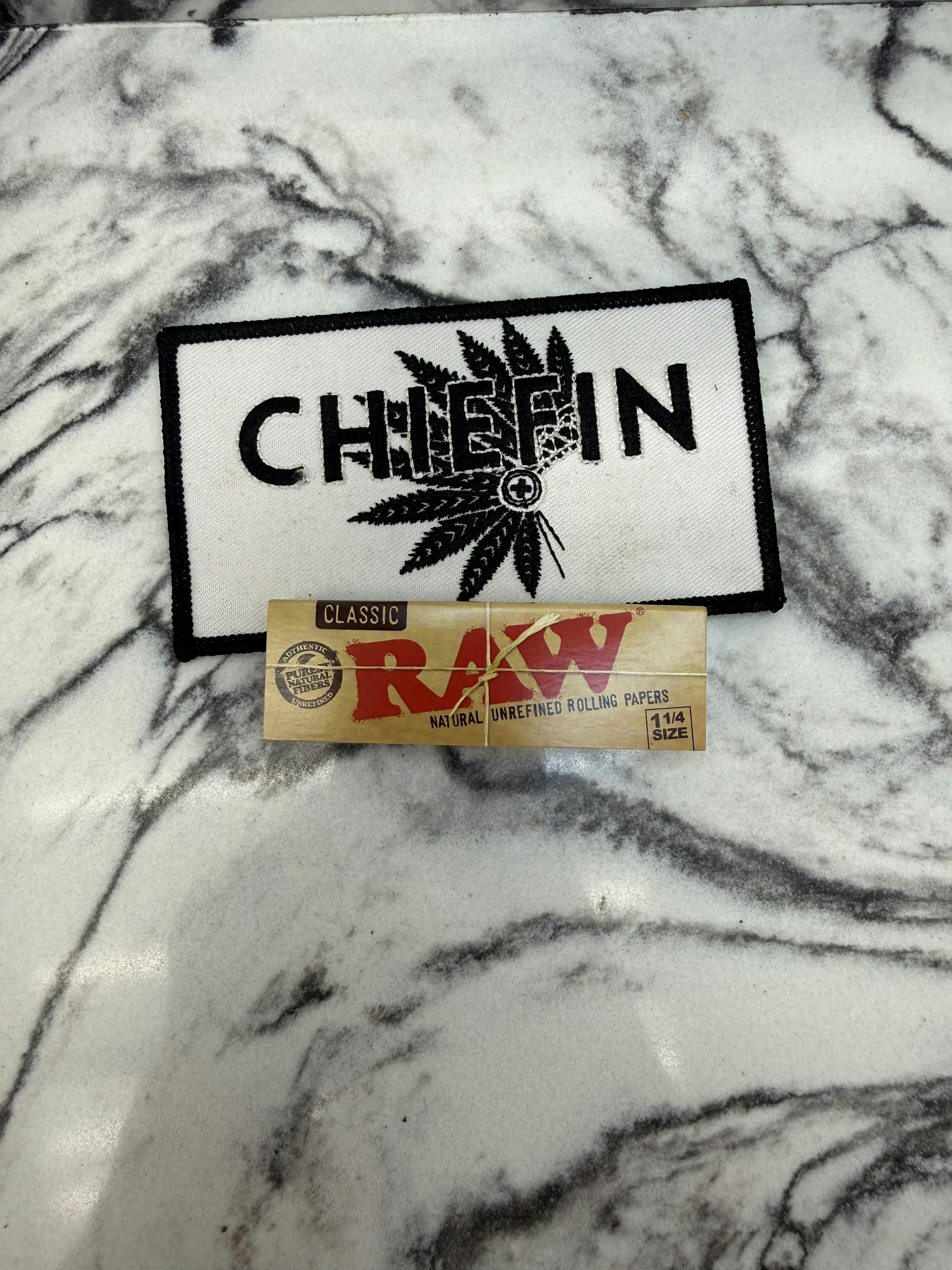 Raw rolling papers 1 1/4