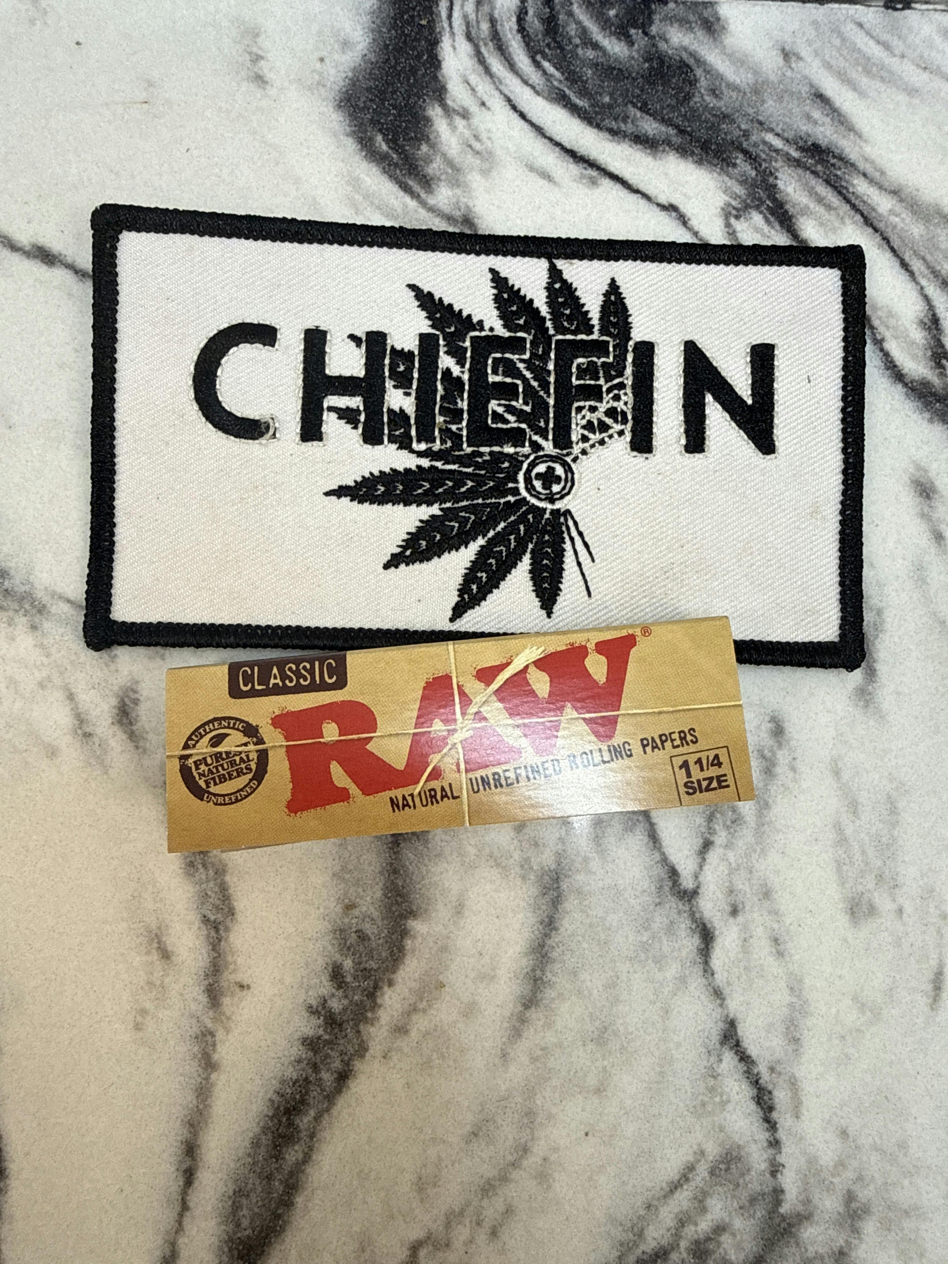 1 1/4 Size Classic Rolling Papers | Accessories | 50ct