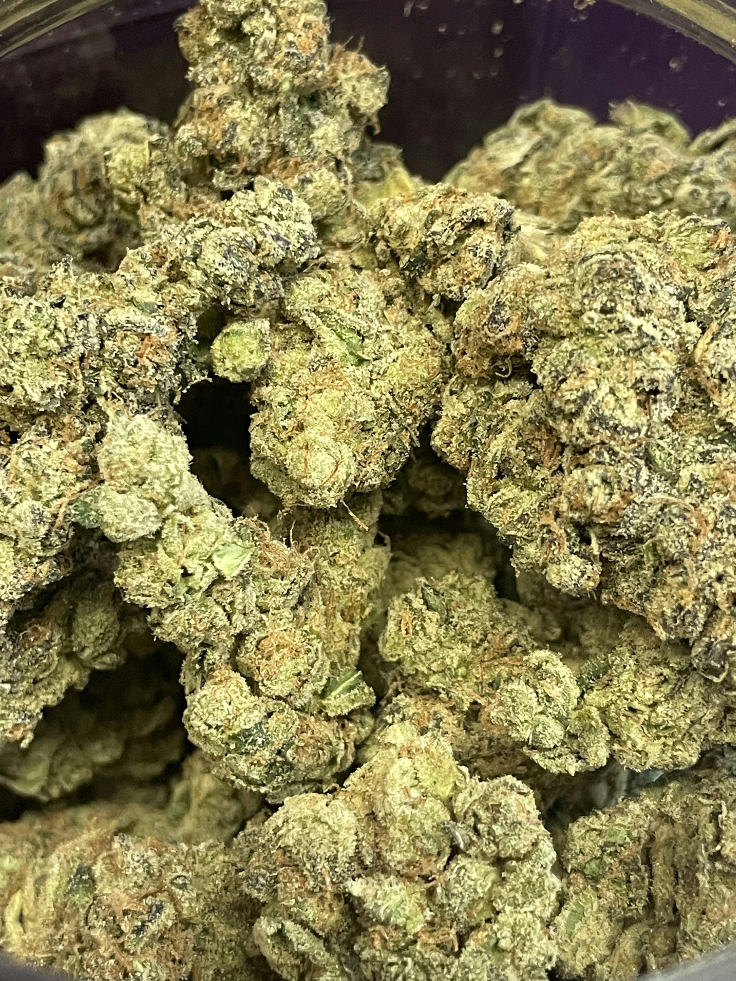 Pie Scream | 27.6% | $30 1/8 | $50 1/4 | $75 1/2 | 4.2% Terps | 70% Indica | $130 oz