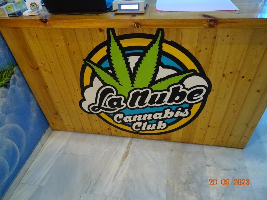 La Nube Cannabis Club Info, Menu & Deals - Weed dispensary Sevilla,  Andalucía