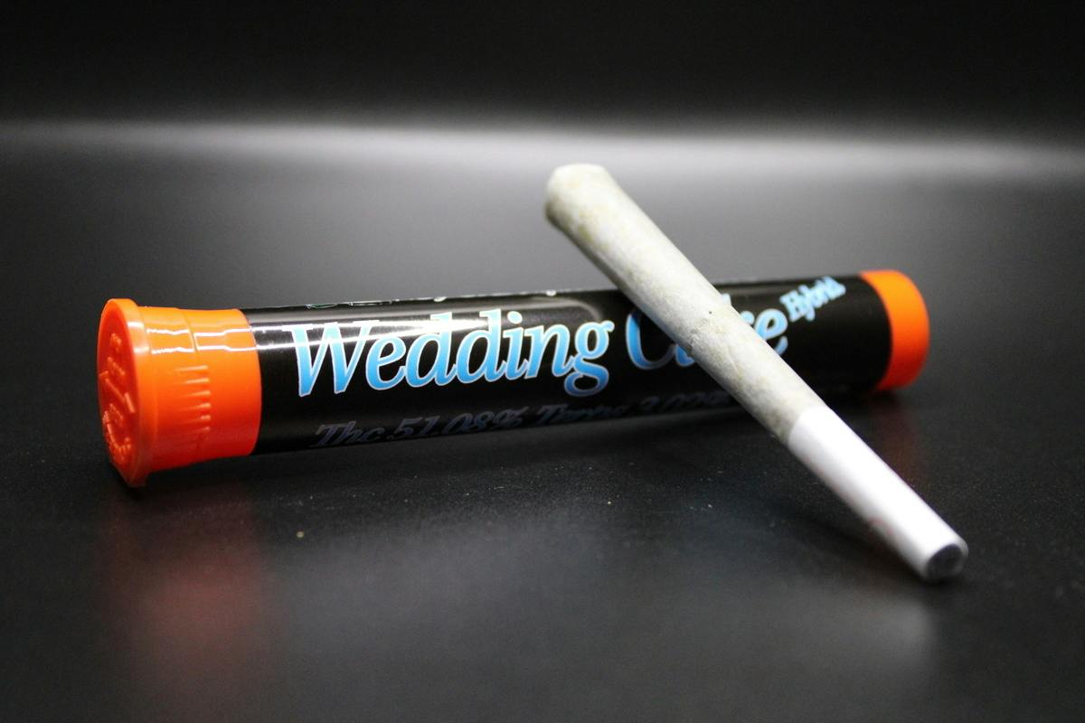 Dr Dank - Wedding Cake - 1.5G C02 Oil Infused Pre Roll