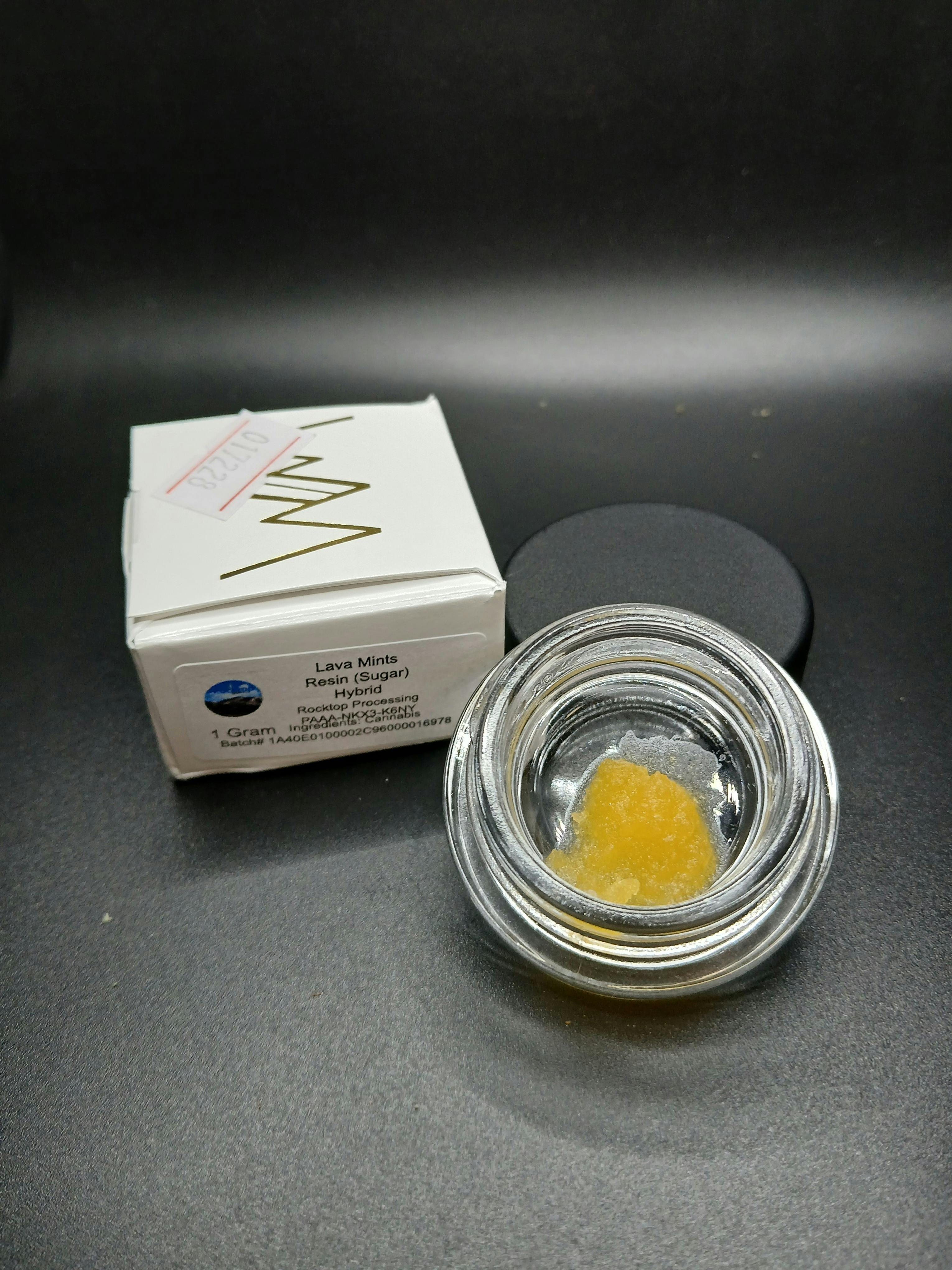 White Mousse Lava Mints