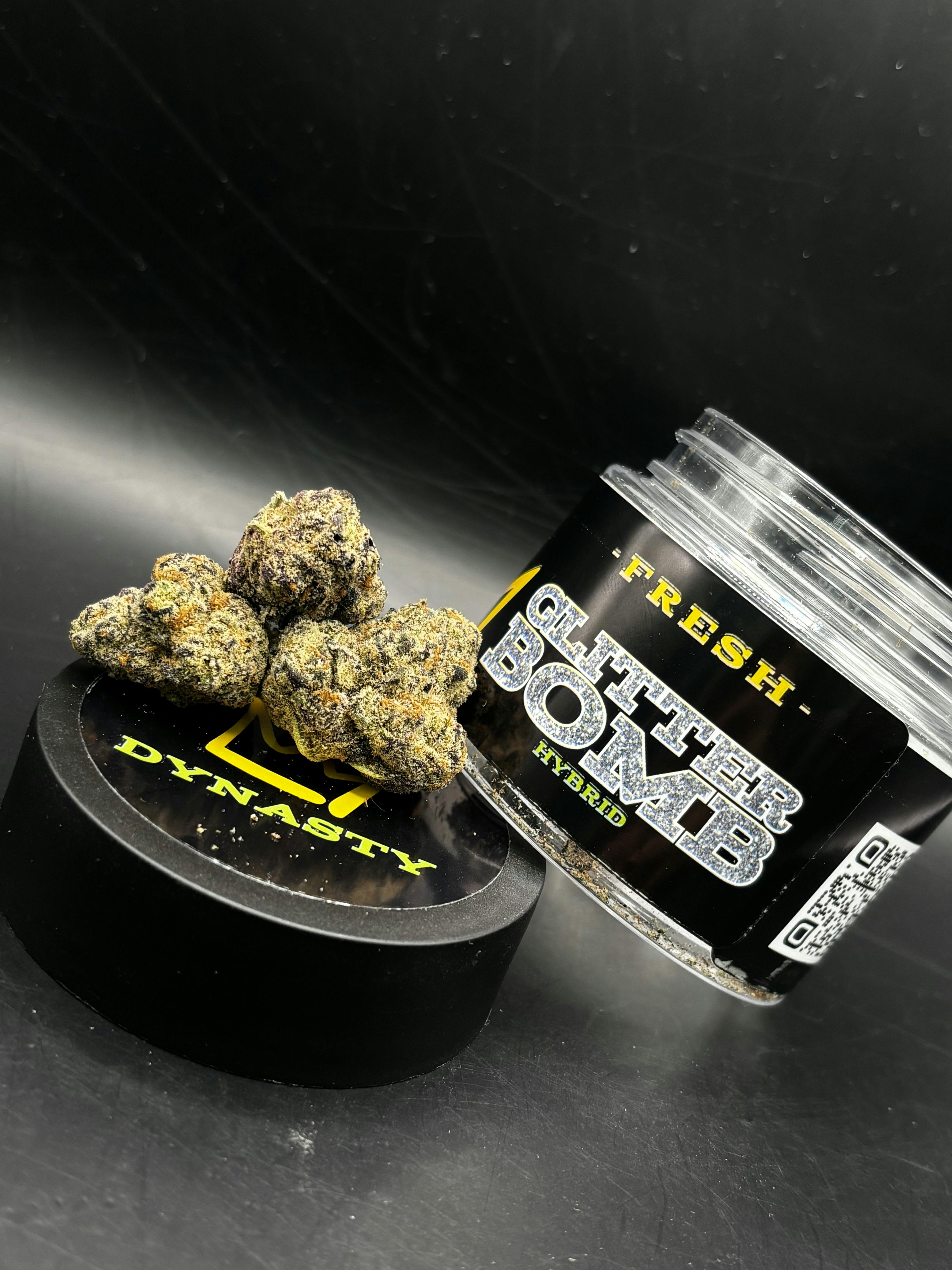 Glitter Bomb | Fresh Big Buds | 3.5g by Green Dynasty