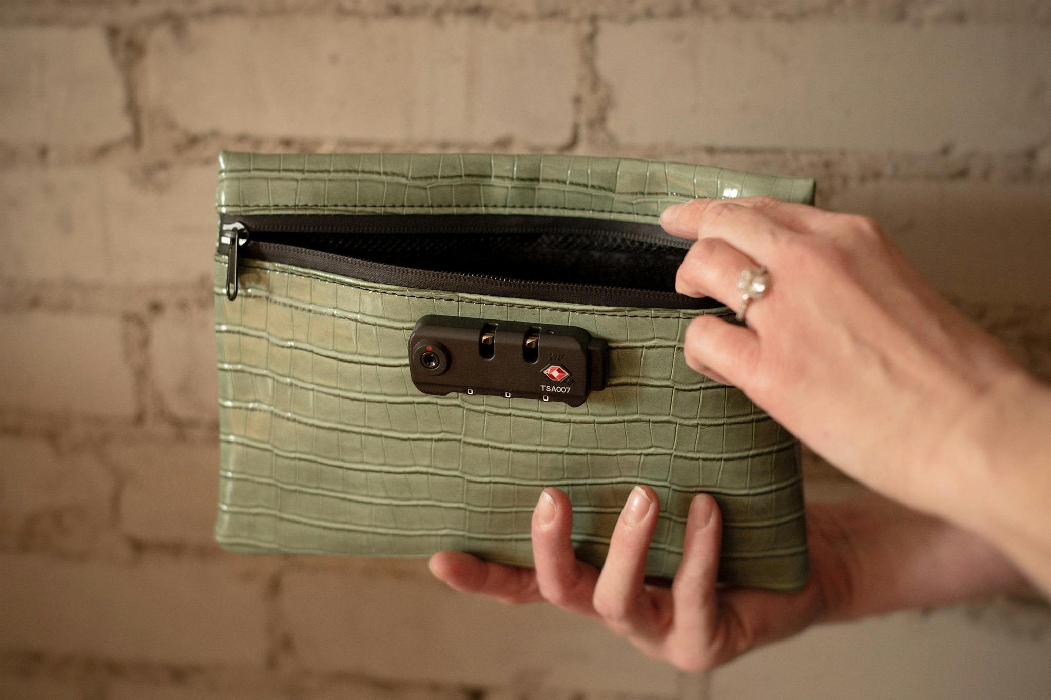 ABC co "Defessa" - Clutch HandBag
