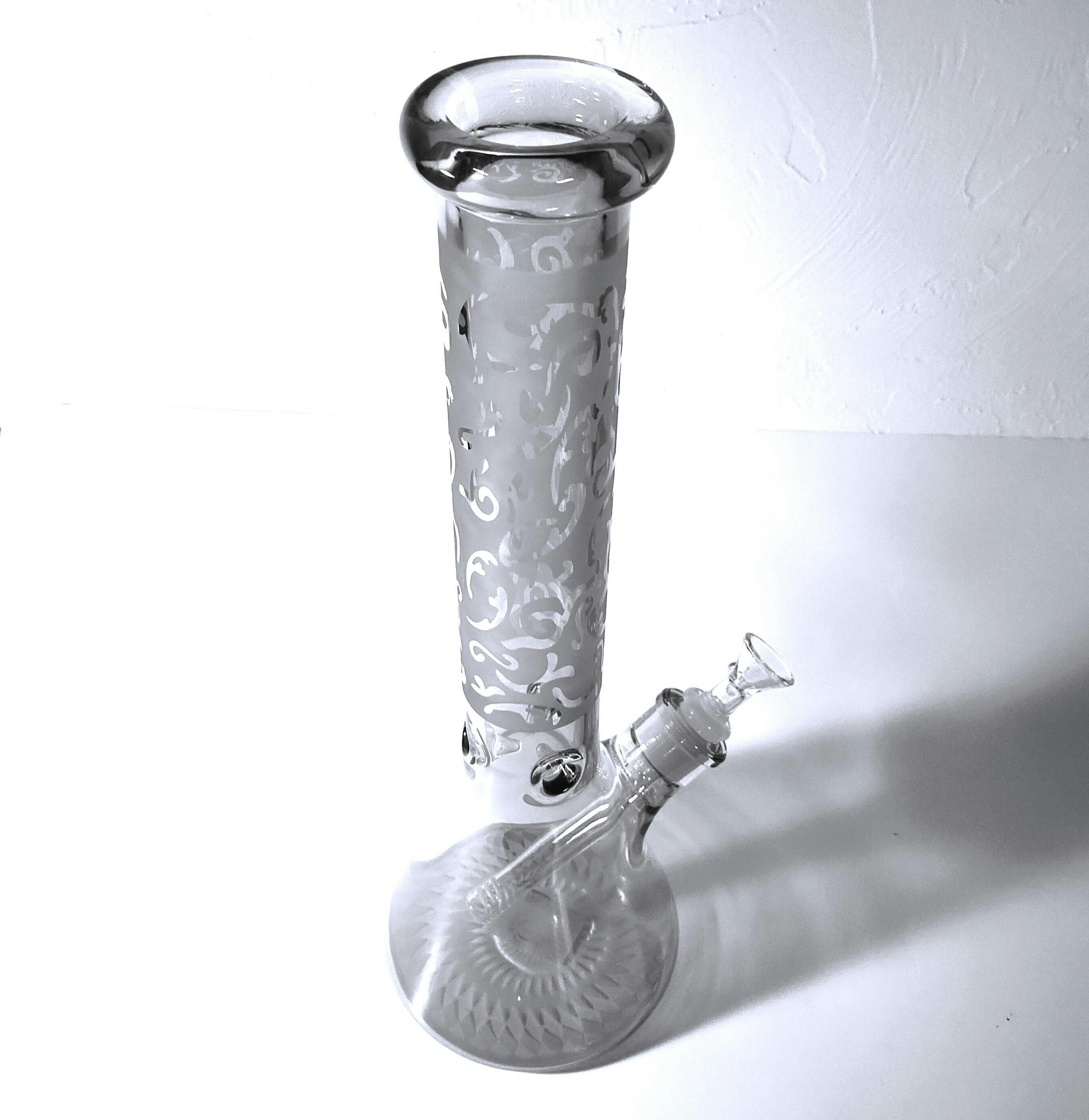 16" Iridescent Frstd Dsgn Bkr Bong