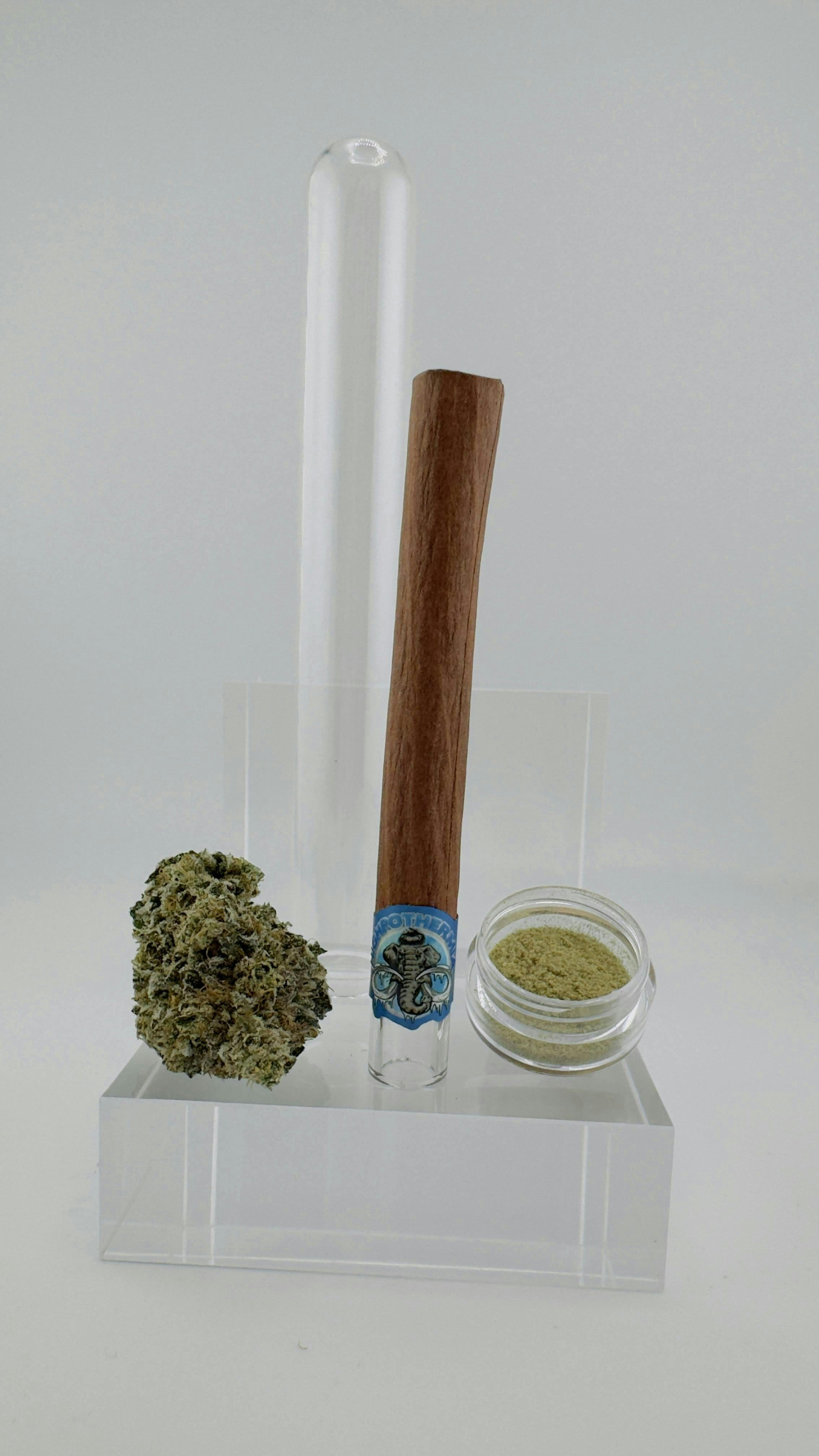 Boujee Blunt 2g - Strawberry Fields #4 (S) 1.75g Flower + .25g Kief - The Hash Frontier x Rolled ...