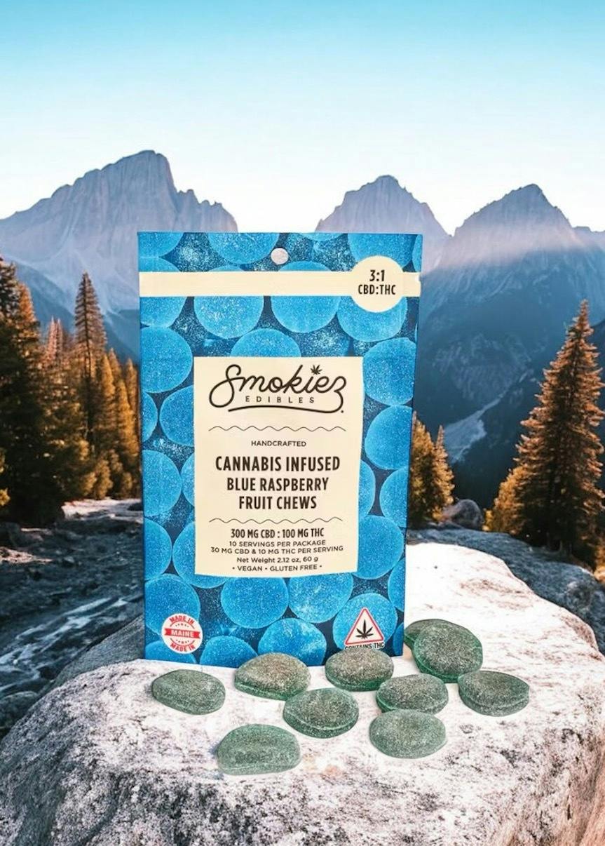 Blue Raspberry Gummies CBD:THC 3:1 | 100mg | 10ct | 10mg/ea by Smokiez Edibles