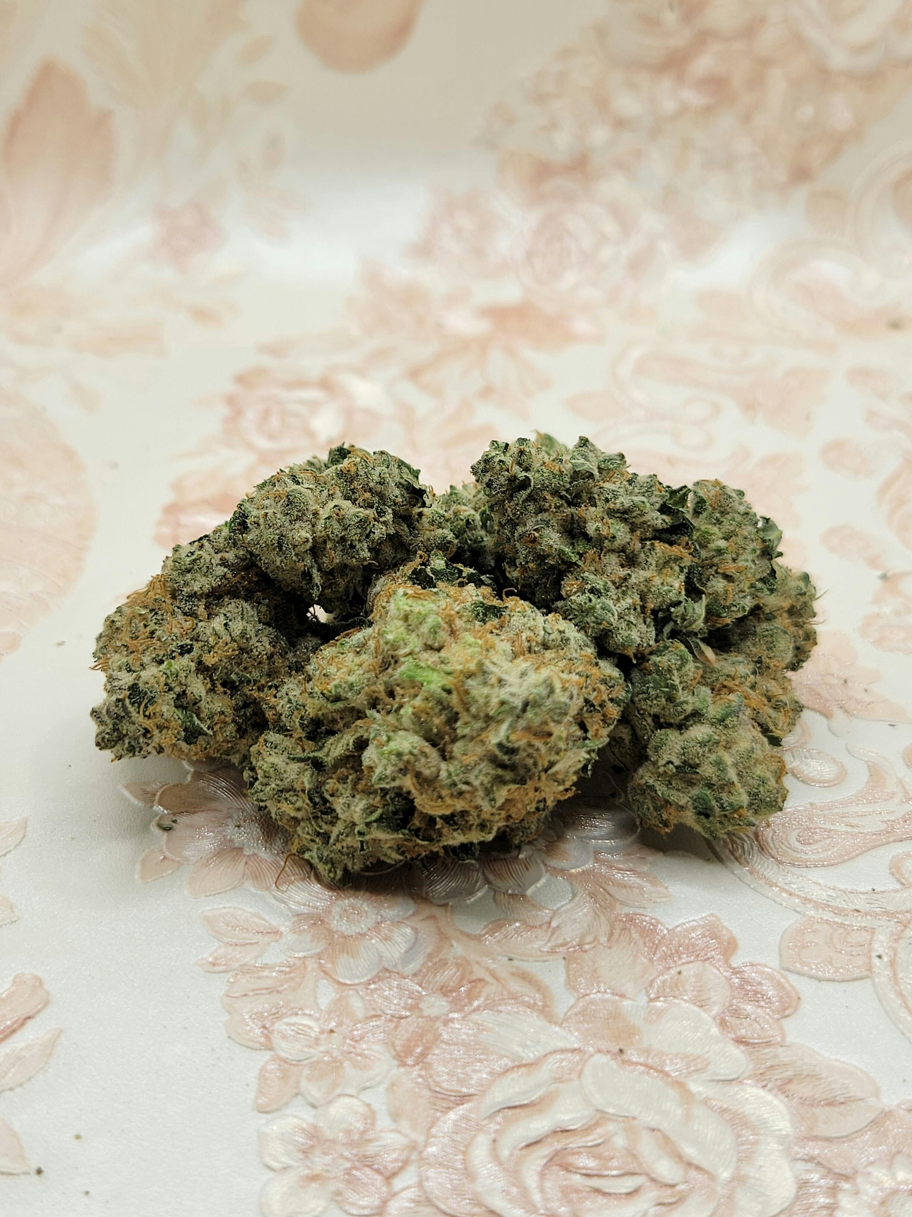 First Date 💘✨🔥 Supreme Label Flower
