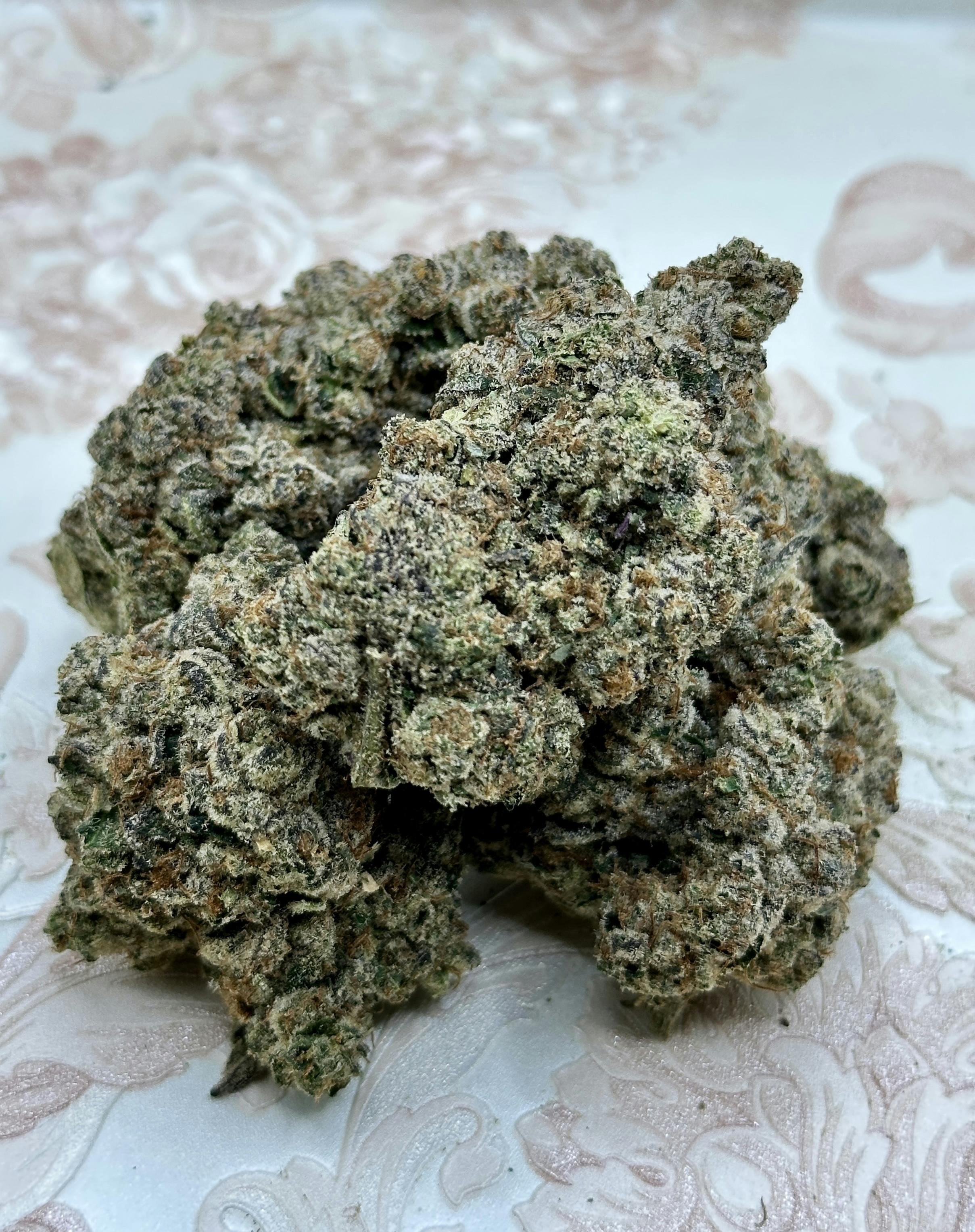 Strawbanger — 🍓🔥 Supreme Label
