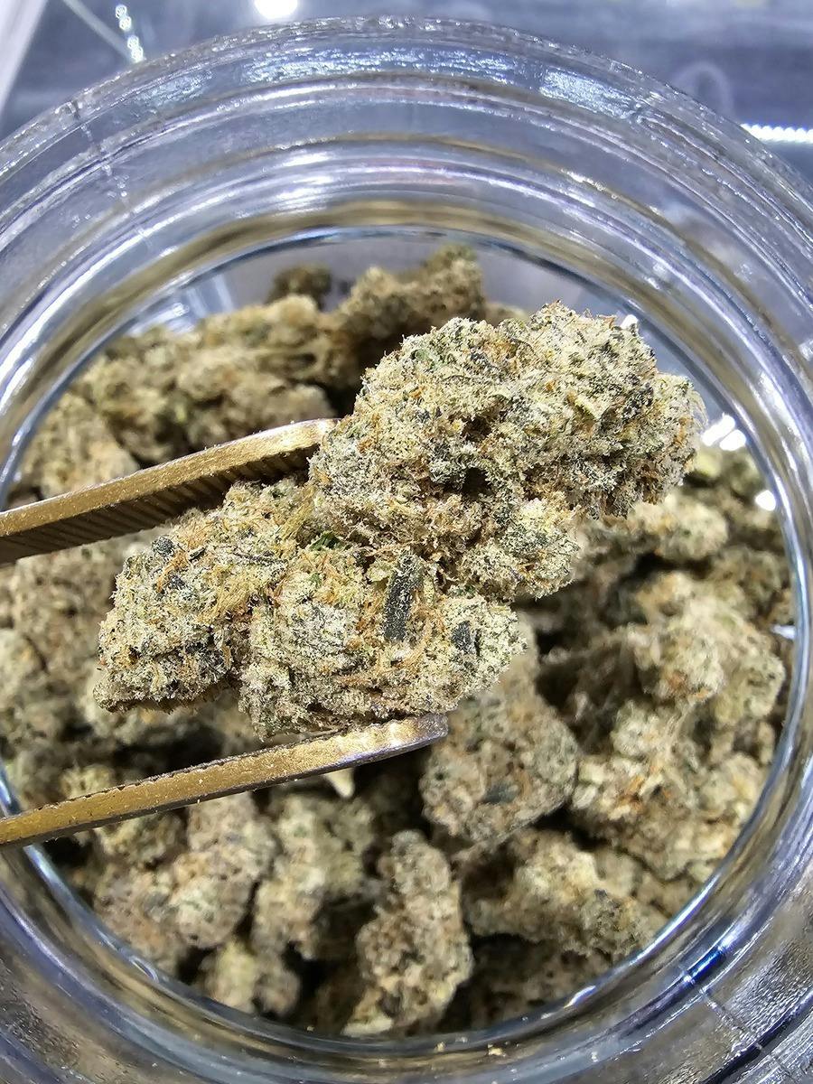 Medical Flower Platinum Peking Duck Gatsby Holdings - Loose