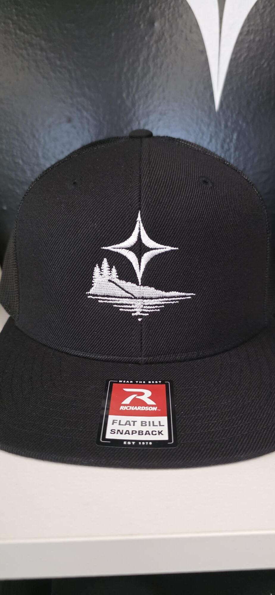 Anang Flatbill Hat | Lake Logo
