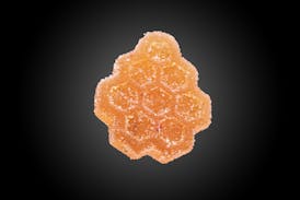 Sour Strawberry Lemonade 1000mg LIVE Resin Gummies (10 of 100mg)