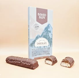 Baked Bliss 1000mg Chocolate Bar W/Cookies & Caramel Pieces